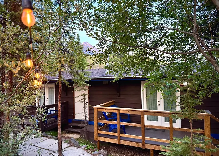 Sunwapta Falls Rocky MountainResort Hotel